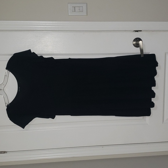 3/$35 NWOT Midi tiered ruffle sleeve dress - Picture 2 of 5